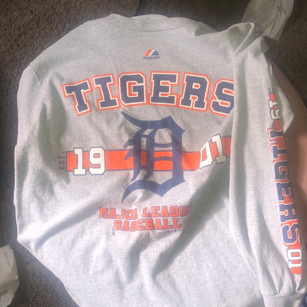 Tigers long sleeve shirt